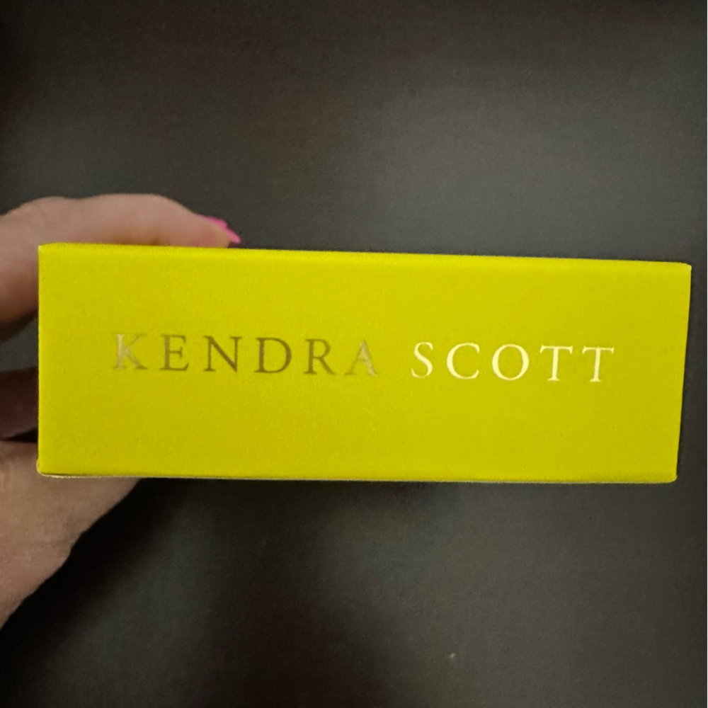 Kendra Scott Jewelry Yellow Gift Box w/White‎ Ribbon New Condition - Picture 5 of 7